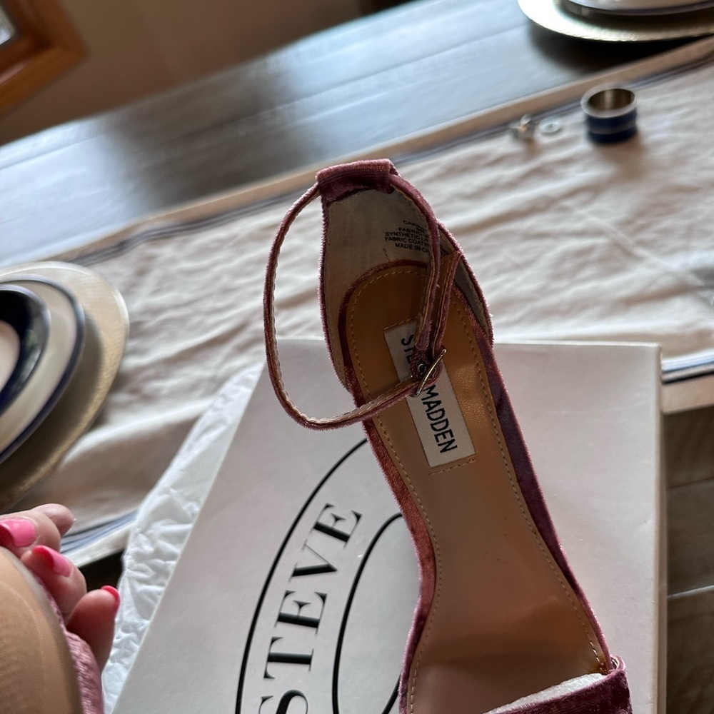NWB Carson pink velvet 4in heel size 6 - Picture 4 of 12